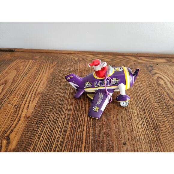 Danbury Mint LSU Tigers Victory Plane Santa in a Plane Christmas ornament 2006 - Picture 3 of 7